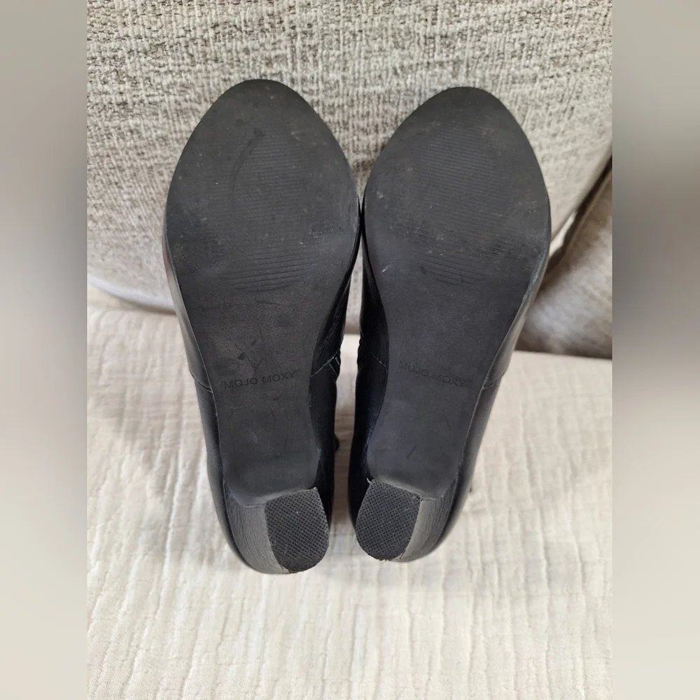 Mojo Moxy Black Ankle Booties Leather Side Zipper